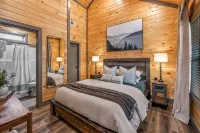 New - Dollywood - Fire Pit - Arcade - Family Getaway - 4 ดาว