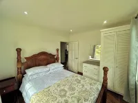Spacious Family Cottage with Tropical Views - 3-Sterne