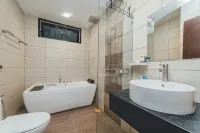 Molek Little Joy Studio 4Pax Bathtub with Balcony