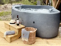 Couples Retreat, Private Hot Tub, Stars & Outdoor Shower