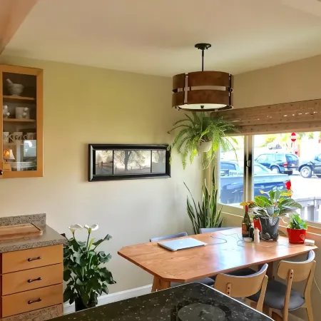 Central Encinitas, 1.4 Miles from Beach