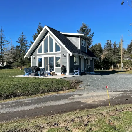 Elk Lodge in Sooke Отели в г. Сук