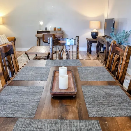 3 Bedroom, 1 Bath rock cottage in Walking Distance to Downtown Alpine