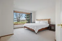 The Lakehouse: Pool, Theater, Game Room, Lakefront - Boutique
