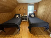 6 houses away from quiet beach! Minutes from the heart of Onset & Cape Cod Canal - balcony