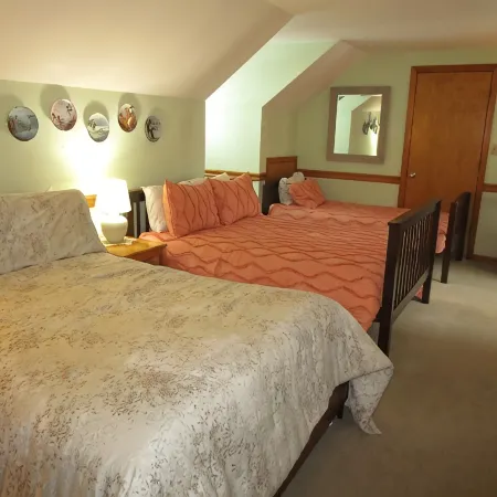 4BR Home w/ Country Setting & Farmland Views (Lancaster, PA, USA)