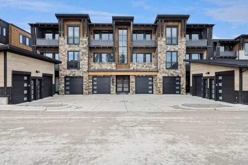 Near GLACIER/ Big MTN SKiing  & DTWN Whitefish! 3Bed/3Bath &HOT TUB w/VIEWS! - con encanto