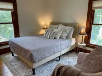 4 Bedroom, 3 Full Bathrooms - 10 Minutes to Starved Rock! - Homestays