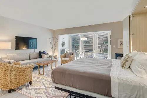 Couples Hideaway | Close to Everything | Short Walk to Beach - 4-Star