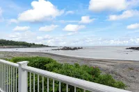 Oceanfront Condo in historic Perkins Cove  Ogunquit, Maine.  Direct oceanfront! - Hot Tub
