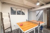 Walk to the Beach from Beachy Farmhouse - Lake Michigan & Hot Tub. Pet-Friendly! - Boutique
