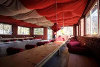 Triund Camps Riverside Resort - 2 estrellas