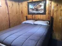 Montana Hideaway on the Madison River - Chalets