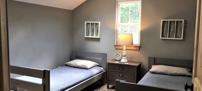 Hawks Ridge Cabin Hotels in Phelps County