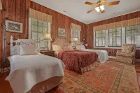Stunning Lake Moultrie Estate on Deep Water -  Privatzimmer