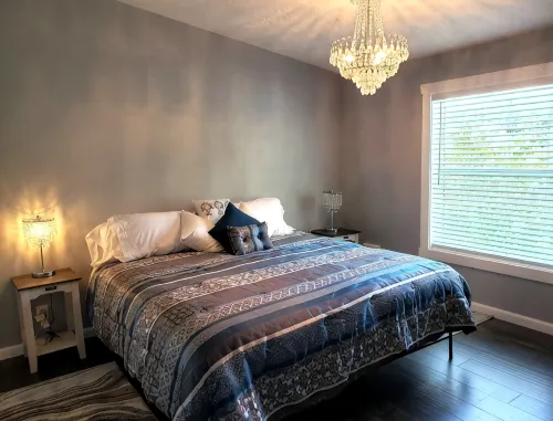 Modern renovated family friendly home close to beach and restaurants - Wifi