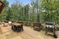 Charming Retreat in the Hideout with a hot tub - Gym