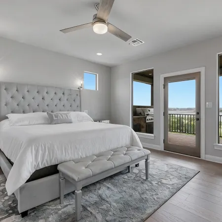 “WATERS-EDGE” A WATERFRONT home! Hot Tub!! VIEWS!!!