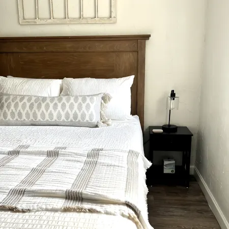 Studio walking distance to downtown