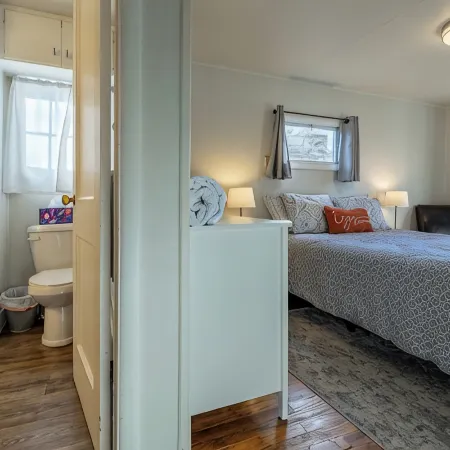 Happy Bison Bungalow - located in Downtown Cody! Hotels in Cody