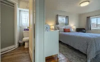Happy Bison Bungalow - located in Downtown Cody! - Kitchens