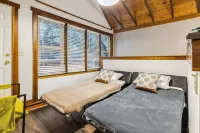 The Redwood Retreat- 5Bed/4Ba with a Rooftop Deck in the Heart of Ohio City - balcony