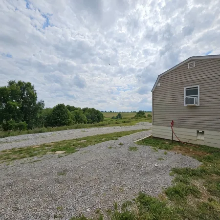 Quaint Cabin - 8 minutes from Ark Encounter!!Country setting, near town!!