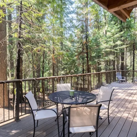 Pet and Family Friendly - Pool Access Included