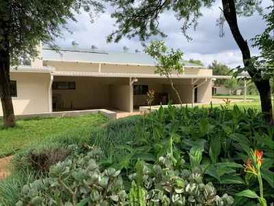 Spacious 2-bedroom Apartment With Garden View in Hartbeespoort