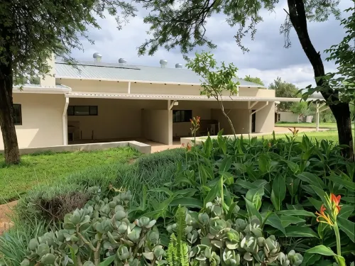 Spacious 2-bedroom Apartment With Garden View in Hartbeespoort -  Appartamenti vacanze