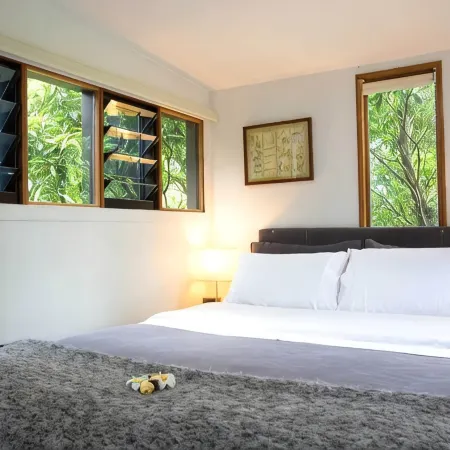 Studio Perched on the Bank of Broughton Mill Creek, Only 500m from Berry Centre
