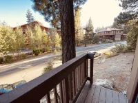 Premier 4 Bedroom, 4 Bath, by Village Gondola, Sleeps 10. 16% tax included. - Boutique