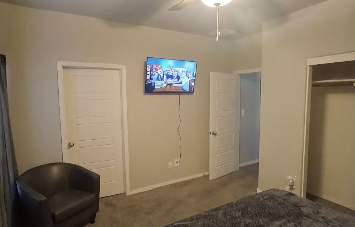 New clean safe place to stay  25 minutes from Albuquerque.