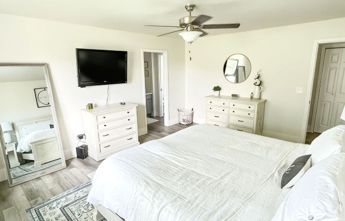 Bozeman Home—Mountain Views, Near Airport, Fast WiFi, New AC, Fenced Yard!