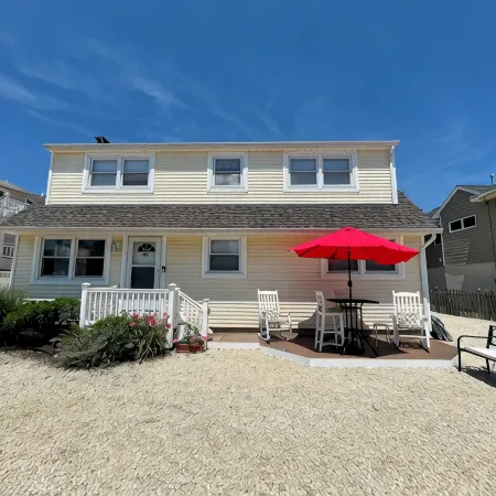 1st Fl of duplex. Sunsets over the bay, walk to beach. Great family getaway.