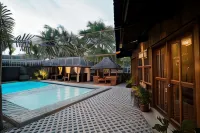 Marika Resort - Pools