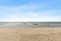 100 Private Beach Frontage on LK MI Hot Tub - Villas