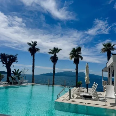 Joelle Premium Hotel