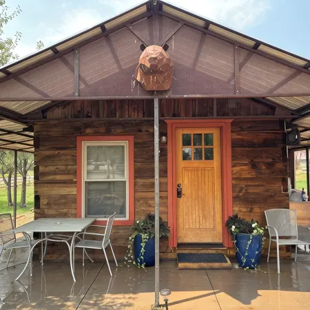 1800 Pioneer Cabin on Main Near Capitol Reef