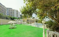The Royal Hotel - parking