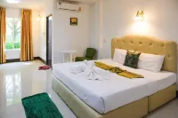 The Target Residence & Resort Hoteles cerca de Wat Rong Khun