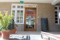 Lilly Inn & Cafe