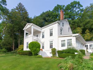 The Harbor Rose Bed & Breakfast