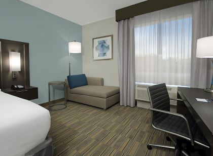 Holiday Inn Express & Suites Lake Charles South Casino Area, an IHG Hotel