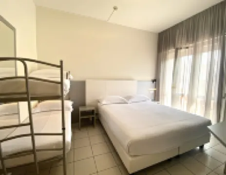 阿隆裡米尼飯店