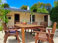 Clonmara Country House and Cottages فنادق في بورت فيري