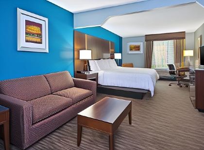 Holiday Inn Express & Suites Carmel North - Westfield