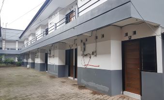 OYO Life 90137 Kost Mahameru Syariah