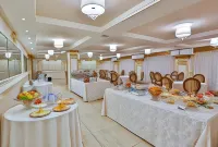 Golden LIS Hotel Boutique Hotels in Goiânia