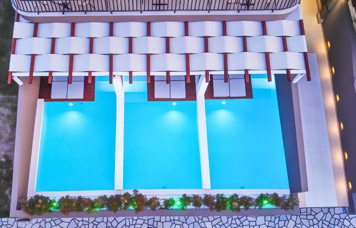 Royal Hotel and Suites